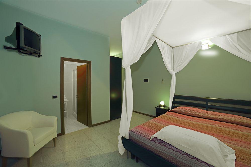 Aquamaris Hotel Sala Baganza Exterior photo